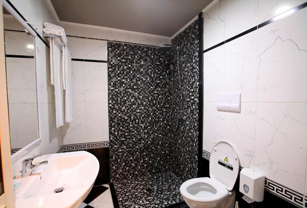 Hotel Kastria Tirana Kültér fotó