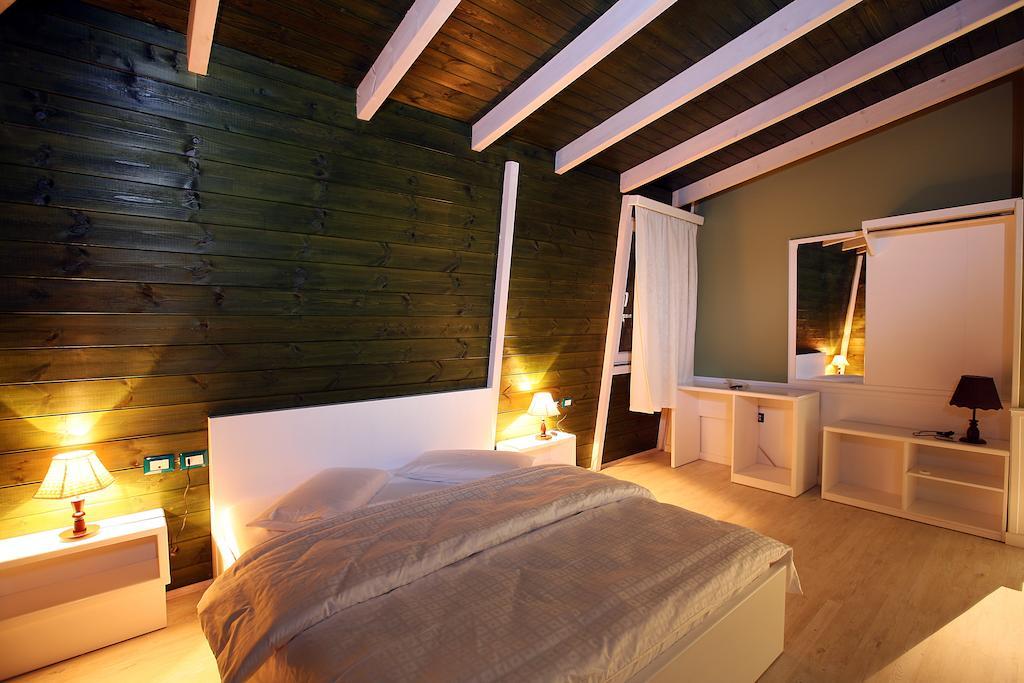 Hotel Kastria Tirana Kültér fotó