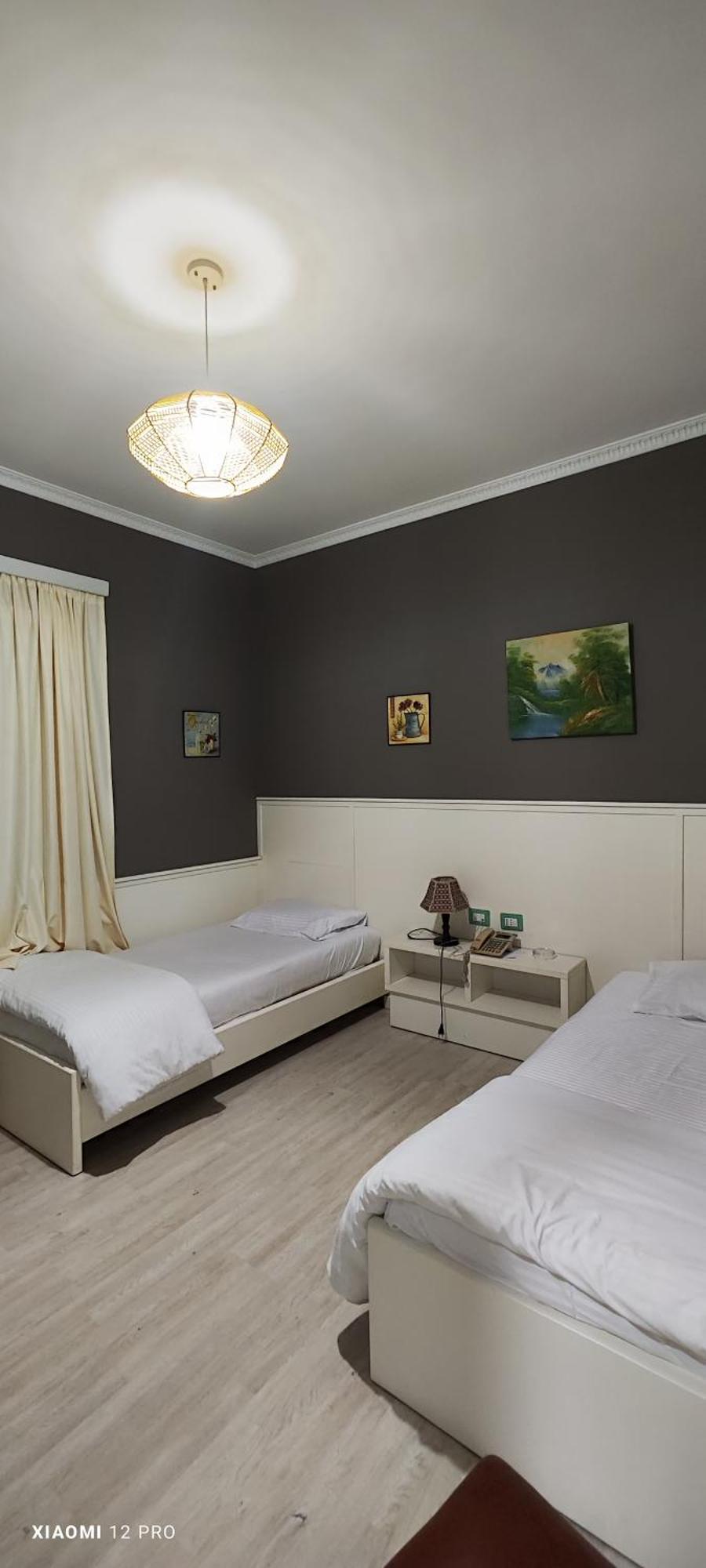 Hotel Kastria Tirana Kültér fotó