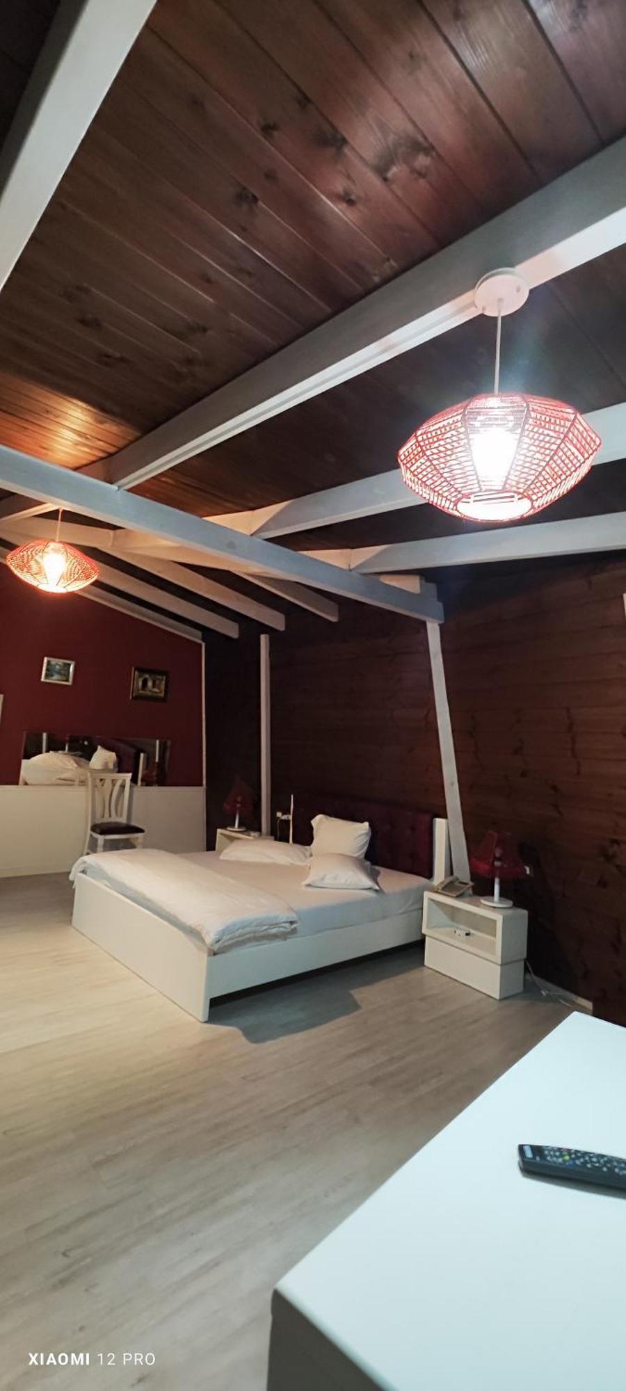 Hotel Kastria Tirana Kültér fotó