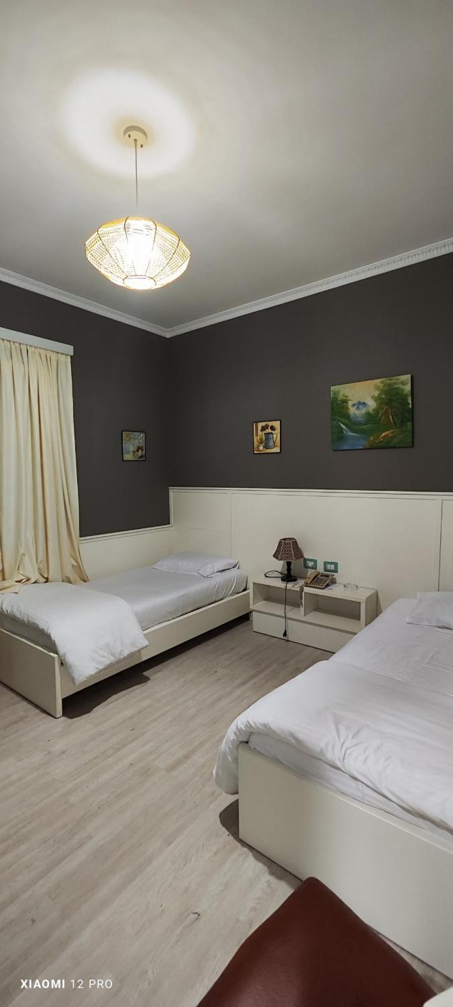 Hotel Kastria Tirana Kültér fotó