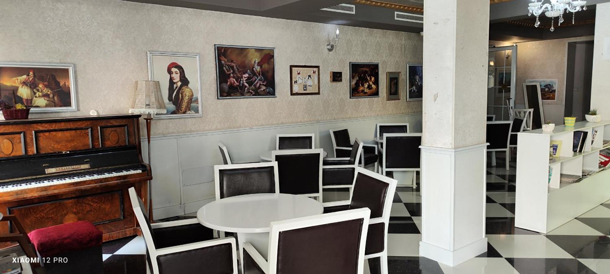 Hotel Kastria Tirana Kültér fotó