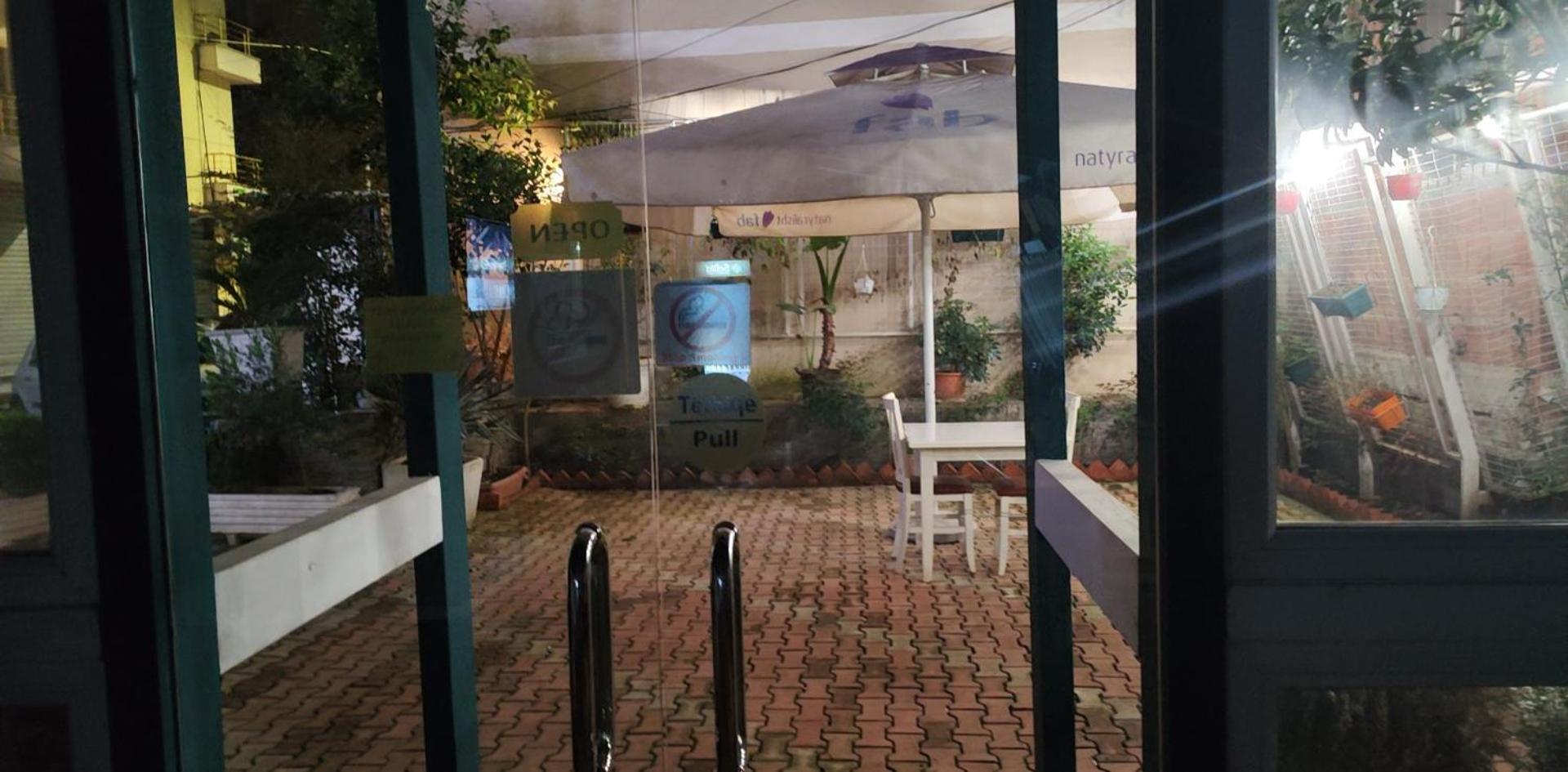 Hotel Kastria Tirana Kültér fotó