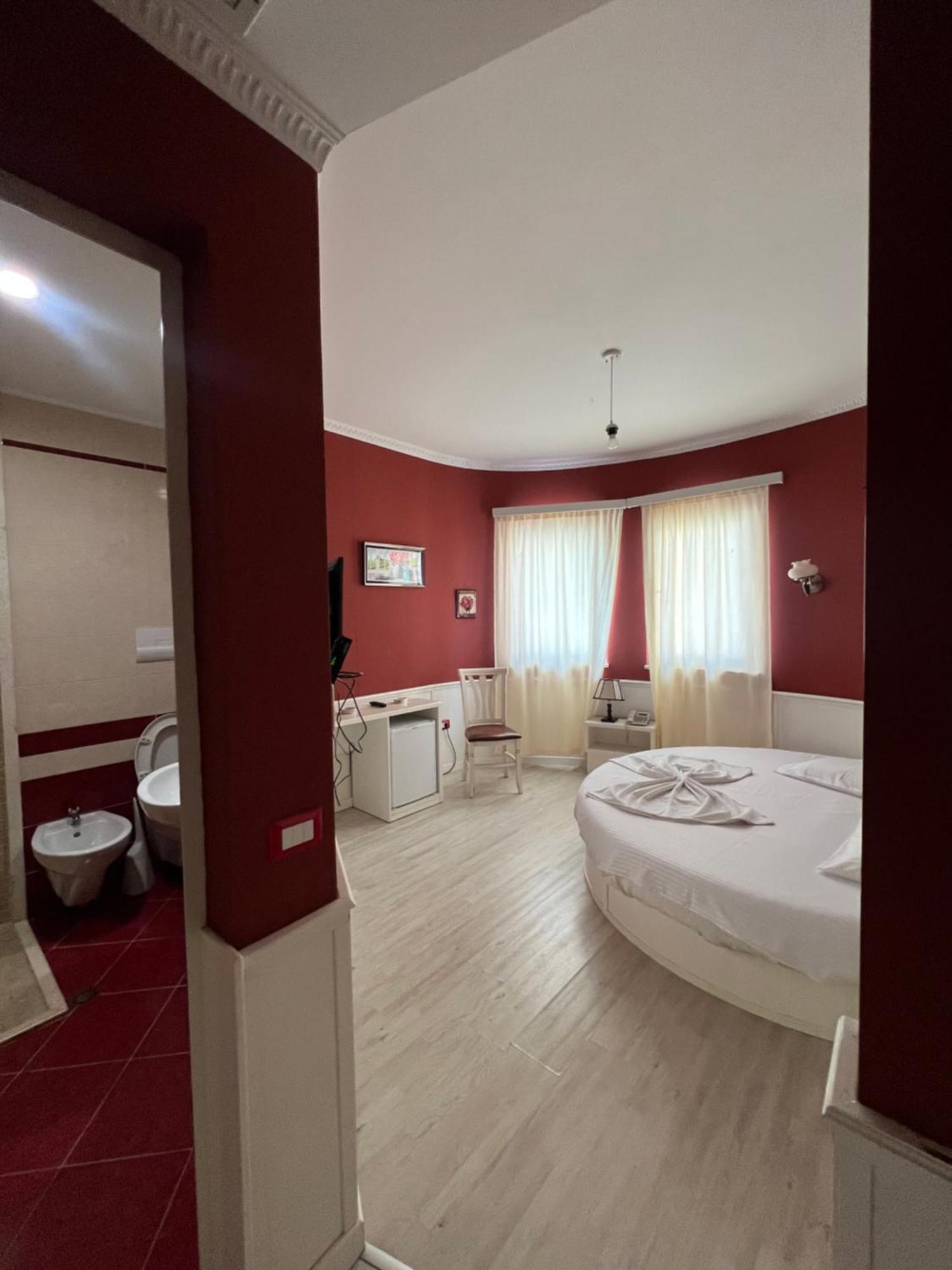 Hotel Kastria Tirana Kültér fotó