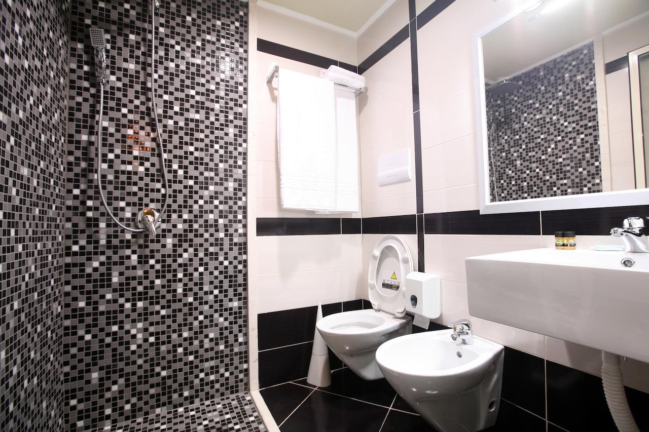 Hotel Kastria Tirana Szoba fotó
