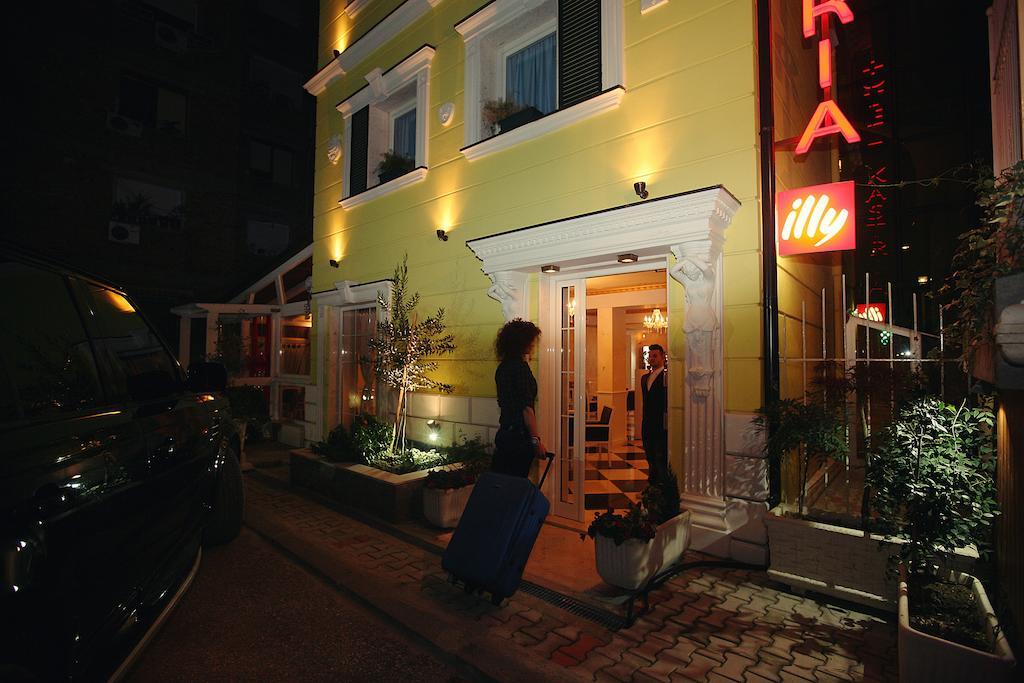 Hotel Kastria Tirana Kültér fotó
